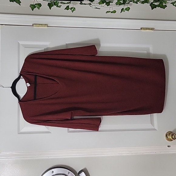 Burgundy dress - Picture 2 of 5